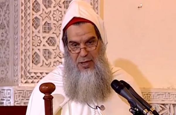 رغم نفيه المتكرر..."الفيزازي" ممنوع من إمامة الجمعة بطنجة بسبب مغامراته مع "حنان"