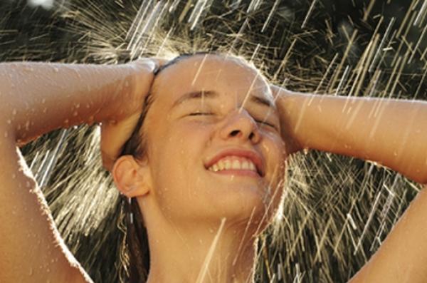 هل تعلمين؟ يمكنك إنقاص وزنك بالاستحمام