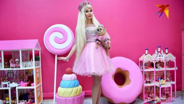 روسية تحول نفسها لباربي.. وترفض صداقة البشر