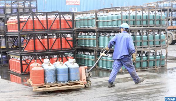 تداعيات الطوارئ الصحية: منشور وزاري يقنن بيع "البوطا"... قنينة لكل زبون