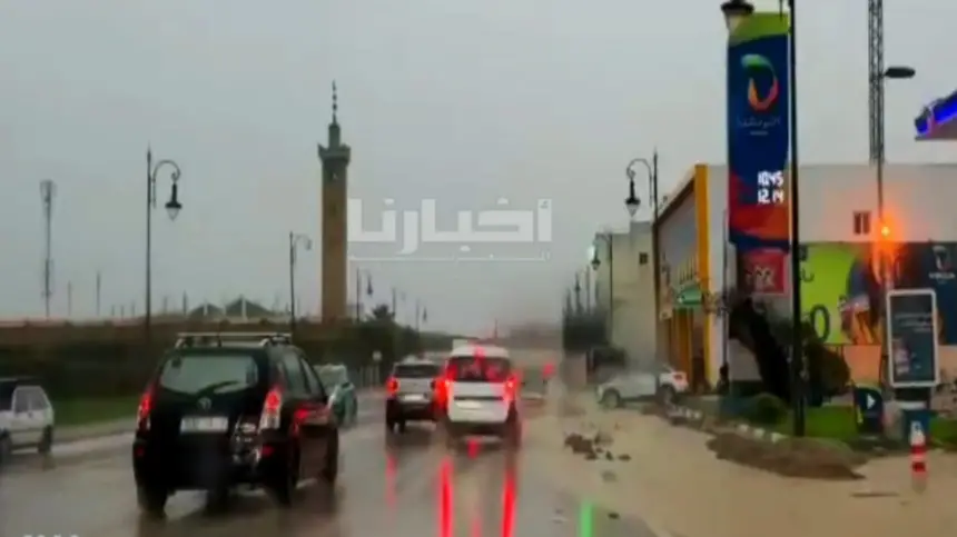 رياح قوية وأمطار رعدية بمدينة طنجة