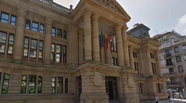 مهاجرة مغربية بإسبانيا "تنصب" على خطيبها في 15 ألف أورو..بهذه الحيلة!