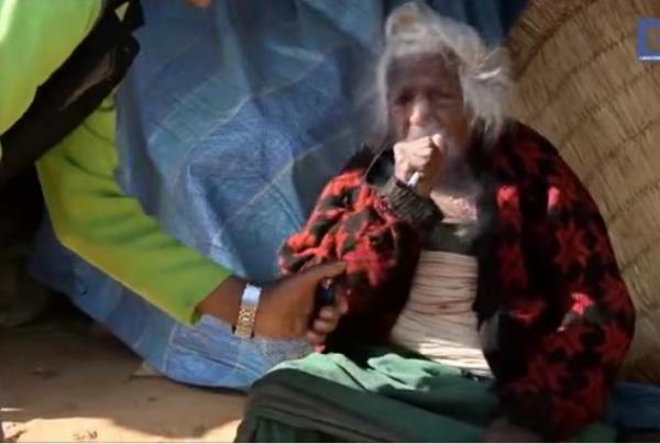 بالفيديو: معمرة تعزو طول عمرها لتدخين 30 سيجارة يومياً