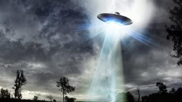 "البنتاغون" يوضح حقيقة زيارة كائنات فضائية للأرض