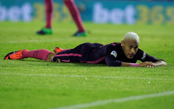 رسميا .. نيمار يغيب عن " الكلاسيكو "