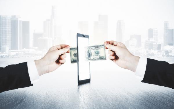 تطبيق جديد يتيح لأفراد الجالية تحويل أموالهم إلى عائلاتهم بالمغرب بأقل التكاليف