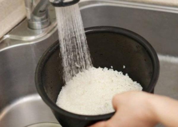 لماذا يجب غسل الأرز جيدا؟