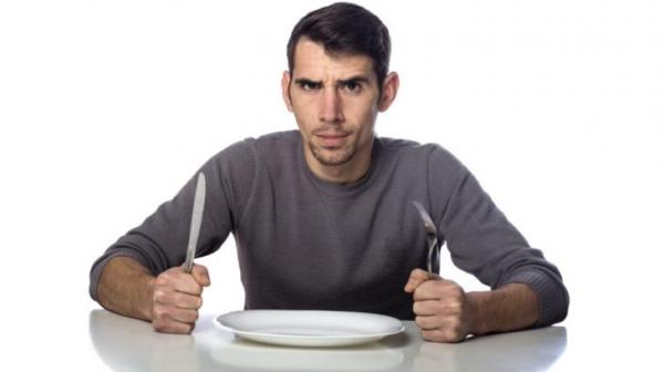 تجنب القيام بهذه الأشياء على معدة فارغة