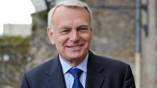 صحيفة فرنسية : الوزير الأول الفرنسي تعرَض للتسمُّم بالجزائر