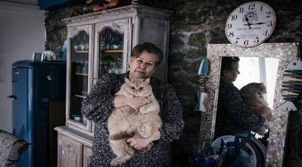 فرنسية خمسينية تكافح منذ سنوات لإثبات أنها لا تزال على قيد الحياة