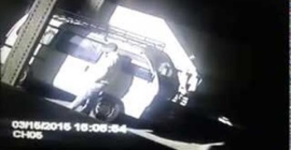 بالفيديو.. لحظة سرقة سيارة في مدينة طنجة