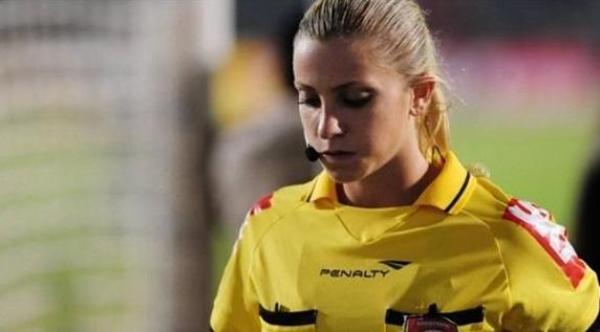 جدل في البرازيل حول عقوبة لحكم الراية الحسناء فرناندا كولومبو