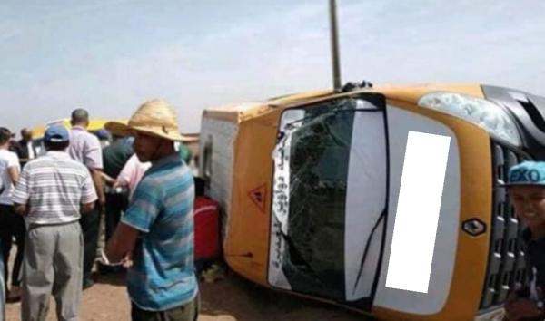 الألطاف الإلهية تجنب فاجعة..انقلاب سيارة للنقل المدرسي ضواحي تيزنيت