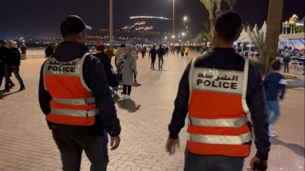 إشادة بتدخل بطولي لشرطي أنقذ حياة طفل غريق بشاطئ أكادير