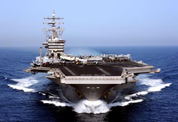 حاملة الطائرات الامريكية العاملة بالطاقة النووية "ايزنهاور" تصل قبالة السواحل السورية