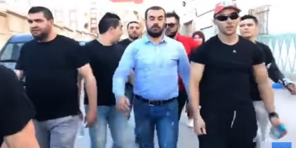 محاكمة معتقلي الحراك...حارس الزفزافي يكشف أمام القاضي تفاصيل مهاجمة “البوليس” بالحجارة