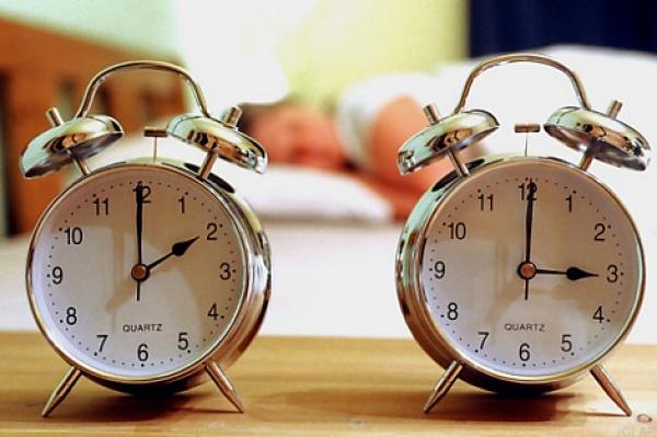 حكومة "العثماني" تتخذ قراراها النهائي بخصوص "الساعة" خلال رمضان