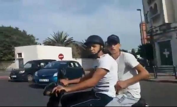 بالفيديو..طوموبيل تبعات زوج شفارة فكازا و صوراتهم..شوفو أشنو وقع !!