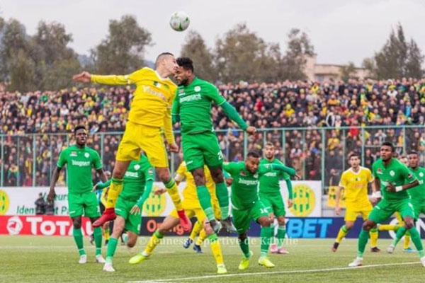 مساعد مدرب شبيبة القبائل يبرر التعادل مع الرجاء: "المغاربة يسيطرون على الكاف"