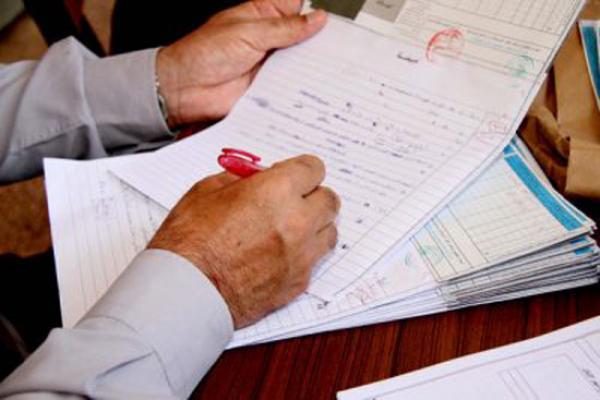 في سابقة من نوعها...محكمة أكادير تفرض على أستاذ إعادة تصحيح أوراق الإمتحان