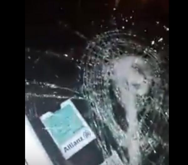 لاعب دولي سابق بالمنتخب المغربي يوثق فيديو صادم لضحايا "كريساج" وتهشيم السيارات بهذه المدينة!