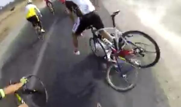 نجاة 21 دراجا بآسفي من موت محقق بعد أن كادت تدهسهم شاحنة و تلوذ بالفرار