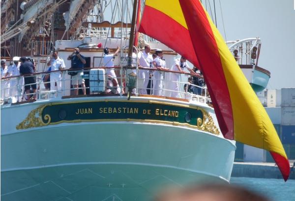 باخرة تابعة للبحرية الإسبانية ترسو بميناء الدار البيضاء