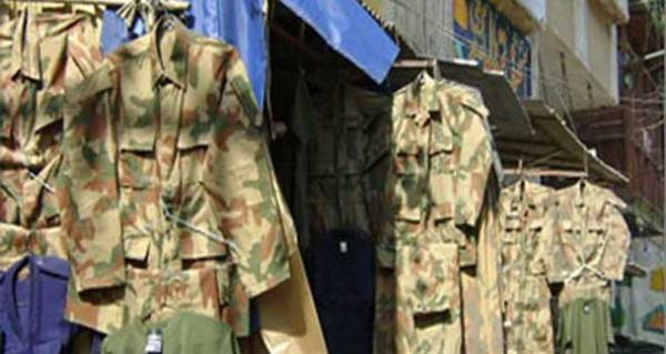 بذل عسكرية بحوزة سينغالي تستنفر أمن ميناء طنجة المتوسطي