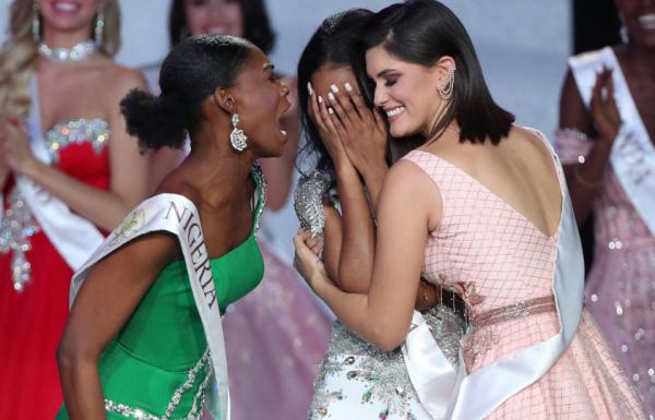 ردة فعل ممثلة نيجيريا بعد الإعلان عن فوز منافستها بلقب ملكة جمال العالم (فيديو)