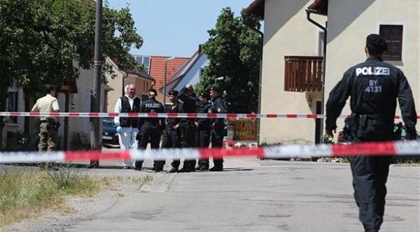 ثمانيني ألماني يقتحم حفلاً صاخباً بسلاح ويعض شرطياً