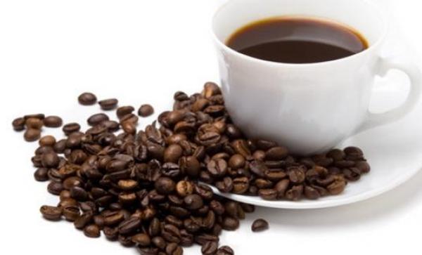 كيف يؤثر الكافيين على الصحة والفئات العمرية المختلفة؟