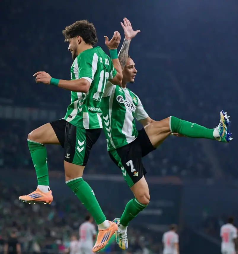 الزلزولي والخنوس يعانقان الشباك في ليلة الدوري الأوروبي