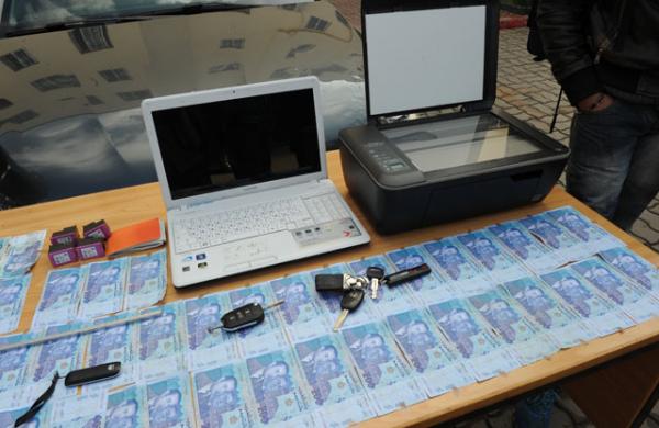 ردو البال..."ديستي" يطيح بشبكة إجرامية تروج مبالغ مالية هامة من العملات المزيفة