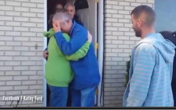 بالفيديو: زوجان بريطانيان يشتريان سيارة لرجل صادفاه في الطريق