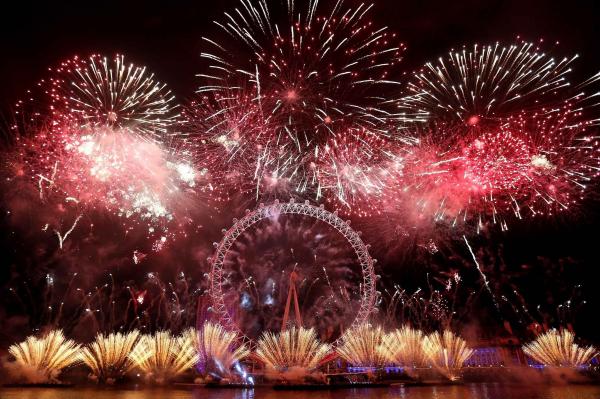 حفل إطلاق الشهب النارية بأكادير يتسبب في عدد من الإصابات وحريق بالقرب من القصر الملكي