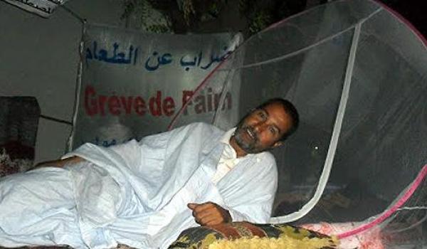 نقل الناشط الصحراوي مصطفى سلمة إلى قسم المستعجلات بالمستشفى الوطني بنواكشوط بعد تدهور حالته الصحية