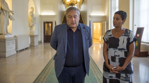 برلماني بلجيكي يعتذر لزميلة مغربية طالبها بـ"العودة إلى المغرب"‏