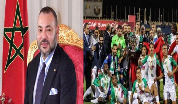 الملك يُشيدُ بلاعبي الرجاء البيضاوي بعد تتويجهم بالسوبر الأفريقي