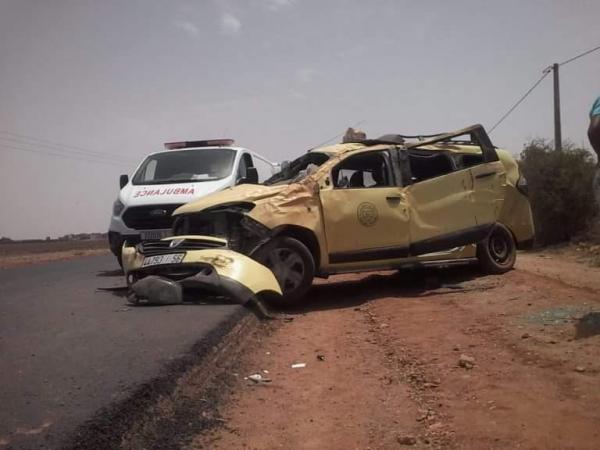 انقلاب طاكسي كبير يتسبب في عدة إصابات بهذه المنطقة(صور)