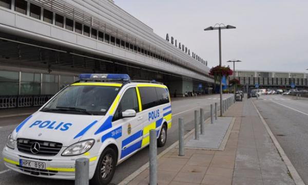 إخلاء طائرة بمطار ستوكهولم بعد إنذار بوجود قنبلة