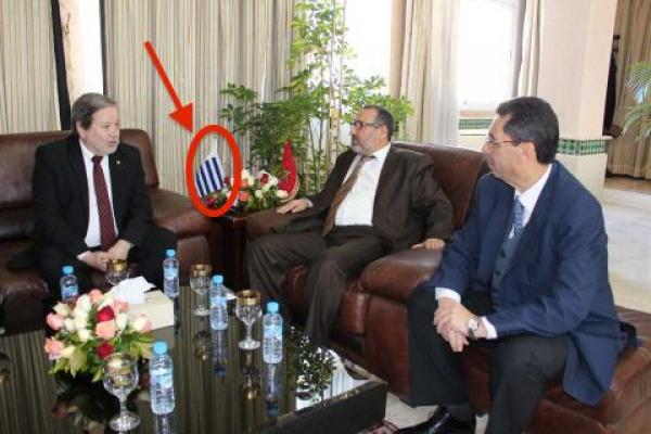 عمدة طنجة يتحول إلى مادة للسخرية بين مواقع التواصل الاجتماعي بسبب " علم الباراغواي "