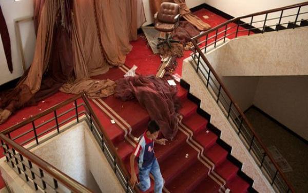 الحياة الخفية لعائلة القذافي وأثاث القصور على الطراز المغربي  