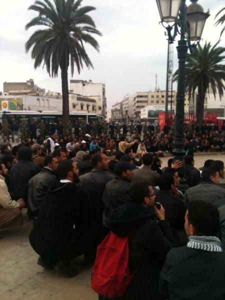 الأساتذة المعتصمون بالرباط يصعدون من احتجاجاتهم وإصابات واعتقالات جديدة في تدخل أمني عنيف