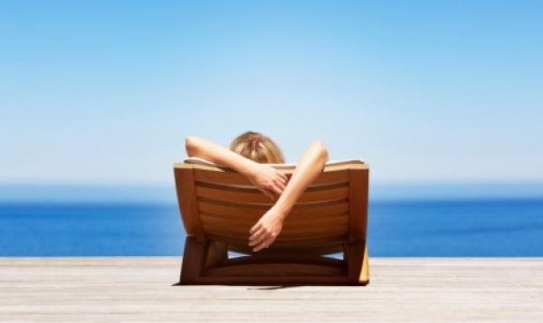 الله يستر .. افتتاح أول منتجع للعراة في دولة عربية الصيف المقبل