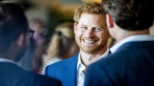 الأمير هاري.. حذاء مثقوب وثروة طائلة!