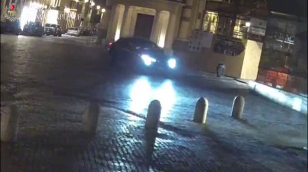 اعتقال سعودي بايطاليا  بعد قيادة سيارته على السلالم التاريخية بروما(فيديو)