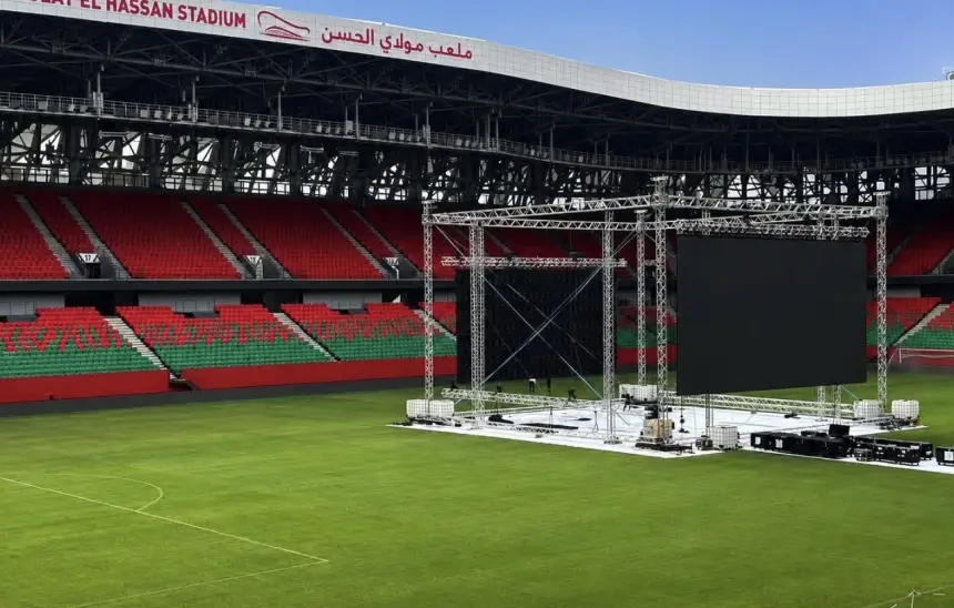الفان زون بملعب مولاي الحسن تهتز على إيقاعات الشعبي.. حجيب والداودية يشعلان حماس الجماهير لمؤازرة الأسود ضد هولندا!