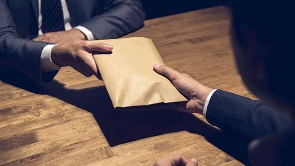 هل حقا استفاد متهم بتلقي مليار كرشوة من السراح بمراكش؟