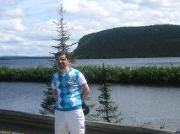 - رئيس الحكومة و ألاعيب  - زين