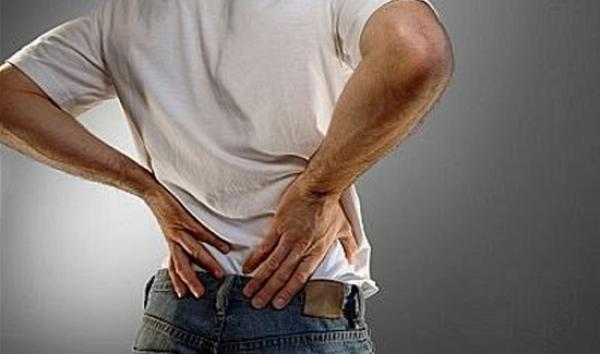 آلام الظهر قد يكون مجرد عرض لمشكلة صحية أكبر